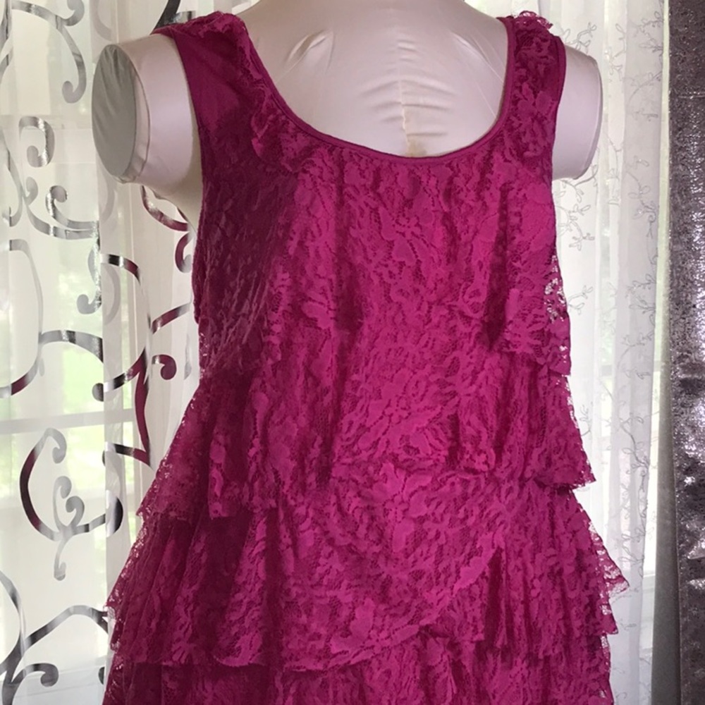 Lace ruffle top 🌺